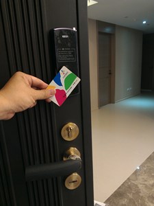 三星SAMSUNG悠遊卡及密碼二合一門鎖